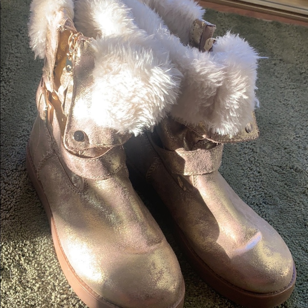Size 7 Guess Boots